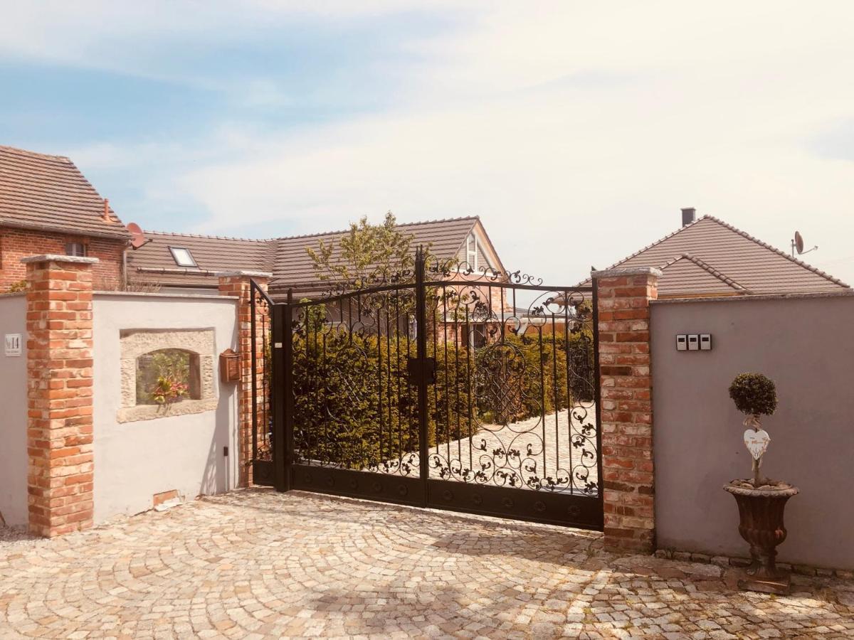 Alte Schmiede Mit Sauna, Pool Und Whirpool Im Aussenbereich Schoenstes Ferienhaus Der Lausitz Elsterheide المظهر الخارجي الصورة